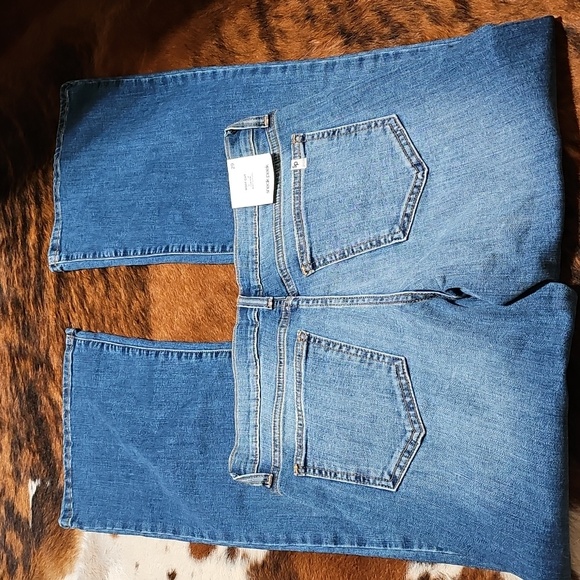 Jeans - Picture 2 of 5